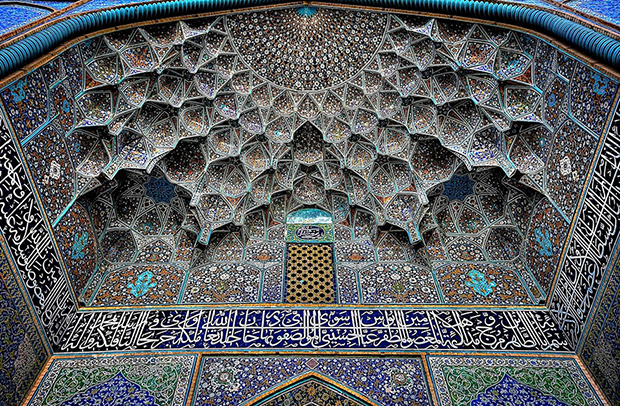 islam-mimarisi-buyuleyici-cami-tavanlari-artmanik-4